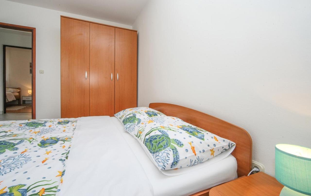 Mond Apartment