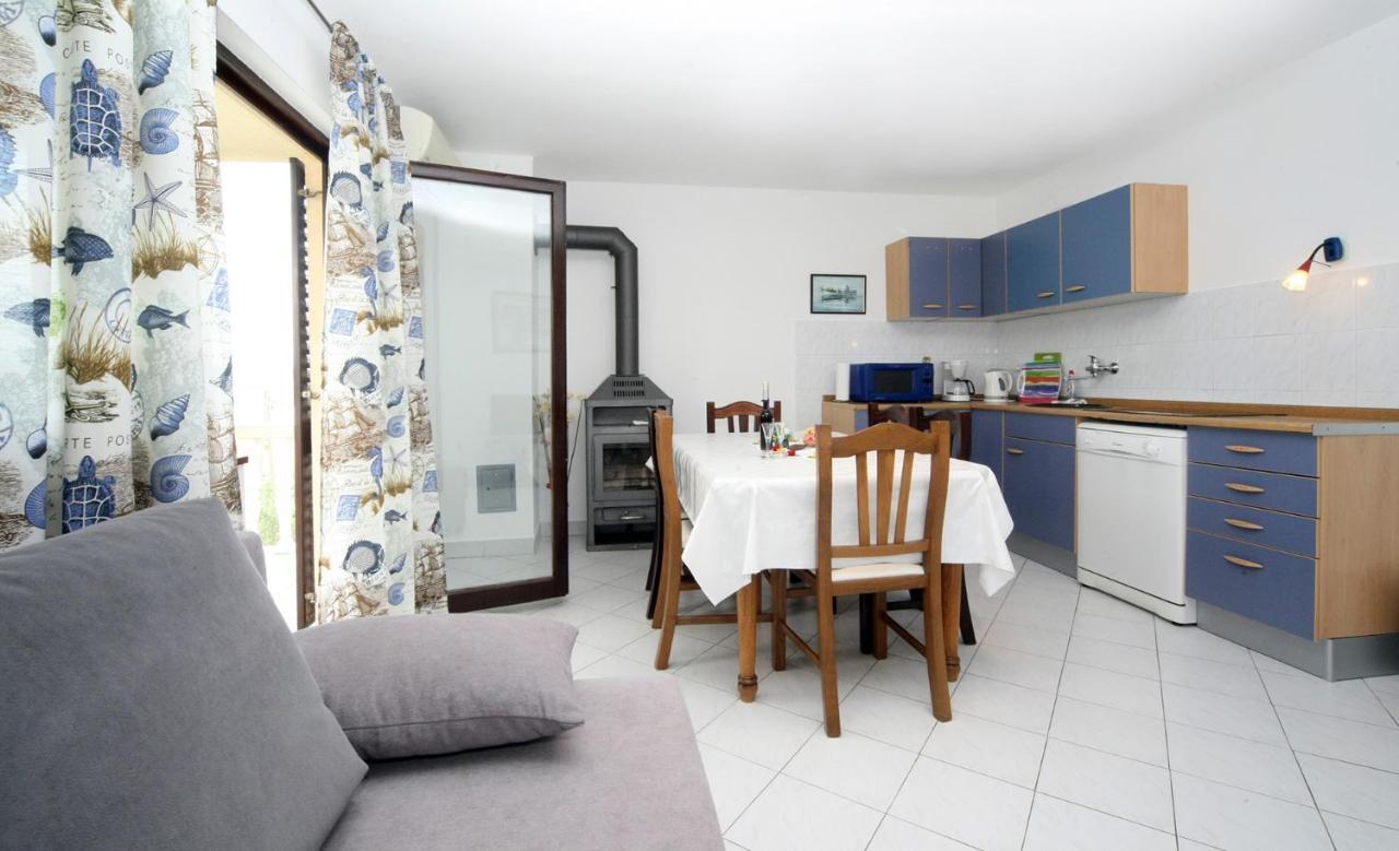 Mond Apartment